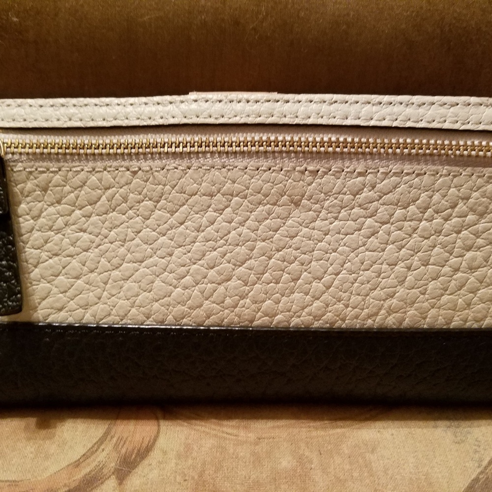 Kate Spade Wallet - Picture 4 of 4